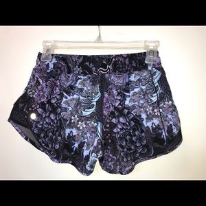 NWOT SIZE 4 Hotty Hot II